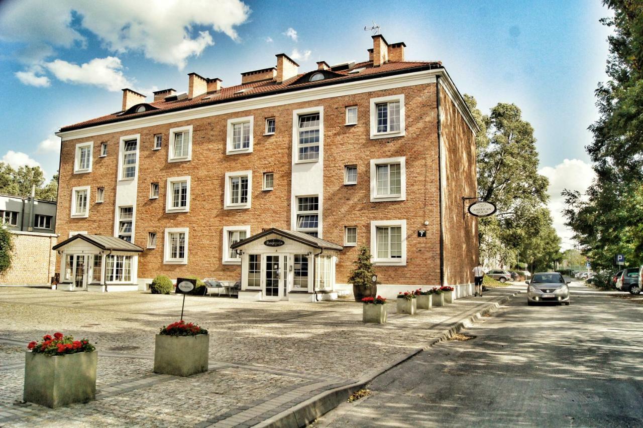 American House Hennela Varşova Dış mekan fotoğraf